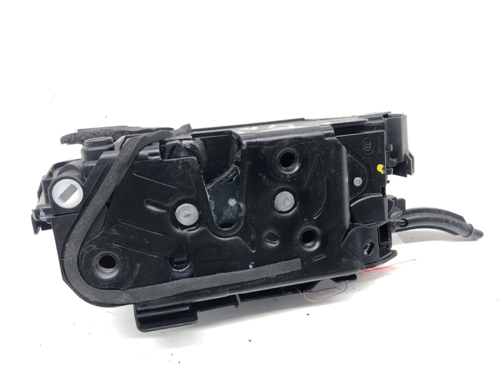 [STARK-739811] Cerradura de puerta trasera izquierda VW Passat B8 Variant (3G5, CB5) 2014-2022