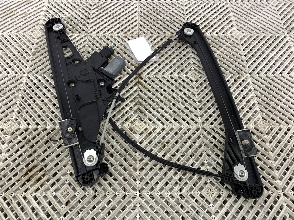 [STARK-742422] Eleva-lunas delantero derecho PEUGEOT 3008 SUV 1.2 THP/PureTech 130 96 kW