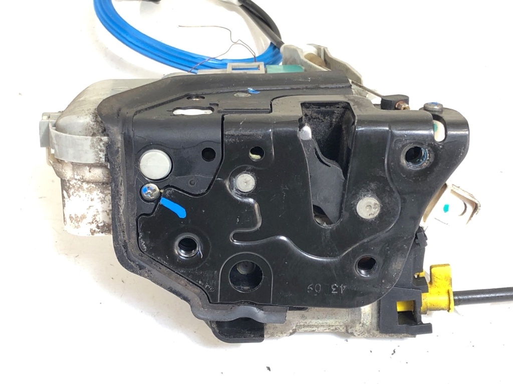 [STARK-748947] Cerradura de puerta delantera izquierda Audi A4 B8 (8K2) 2007-2015