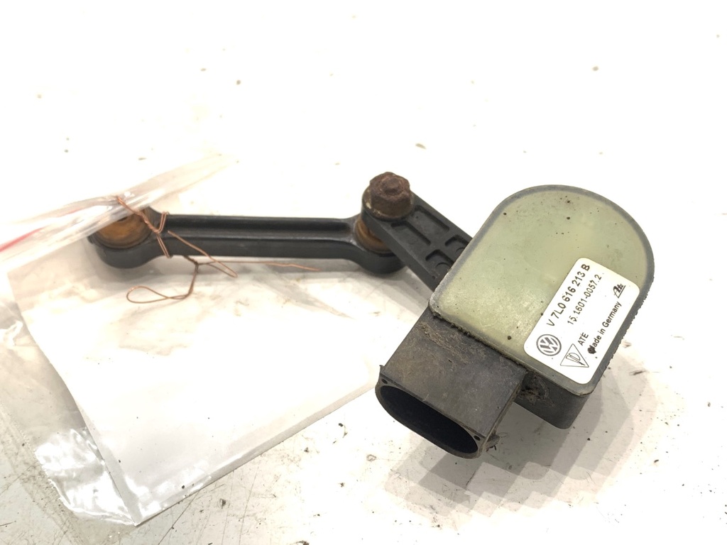 [STARK-766926] Sensor de nivel de xenón VW Touareg (7LA, 7L6, 7L7) 2002-2013