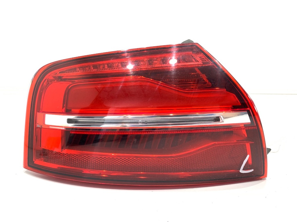 [STARK-882668] Piloto trasero izquierdo AUDI A8 D4 (4H2, 4H8, 4HC, 4HL) 2009-2018