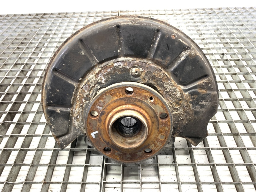 [STARK-799001] Maza delantera izquierda VW Passat B6 Variant (3C5) 2.0 TDI 2005-2011