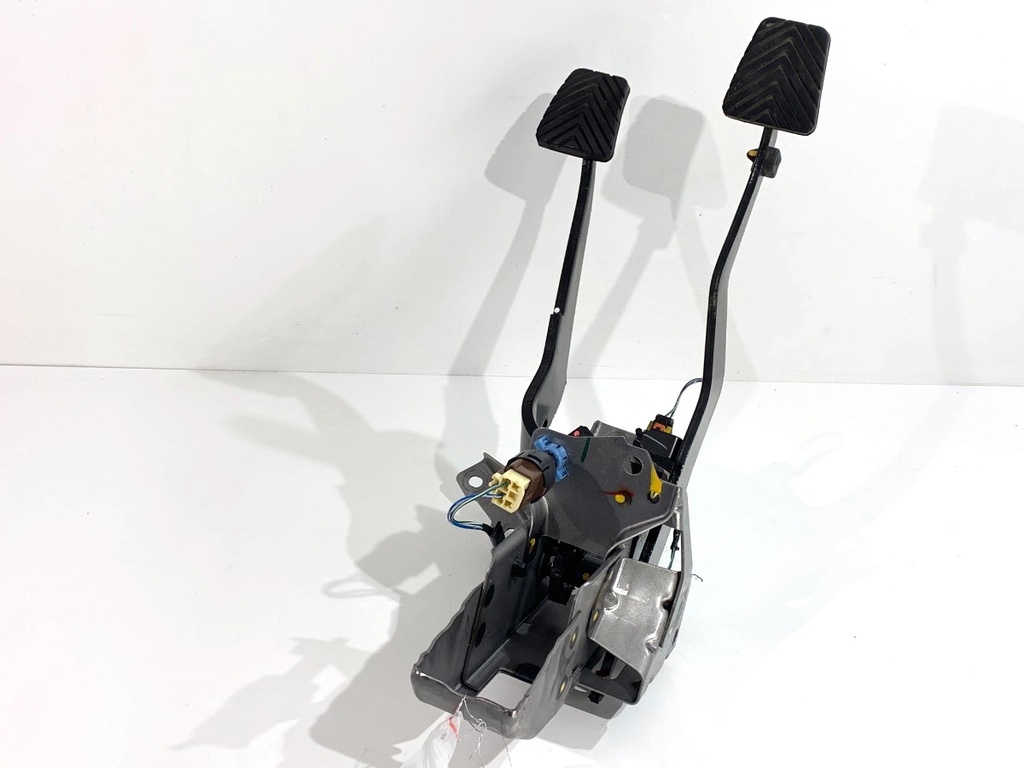 [STARK-800469] Pedales Mitsubishi Mirage / Space Star VI liftback (A0_A) 2012-2022