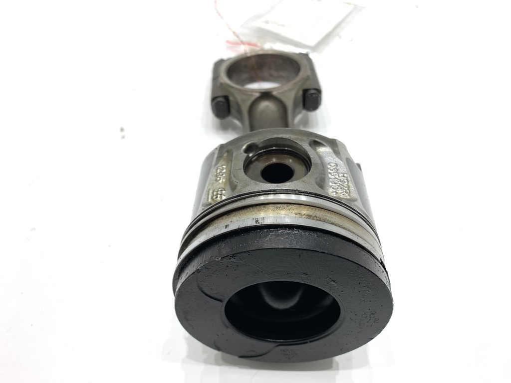 [STARK-802972] Pistón con biela Volvo V50 2.0 D 100 kW