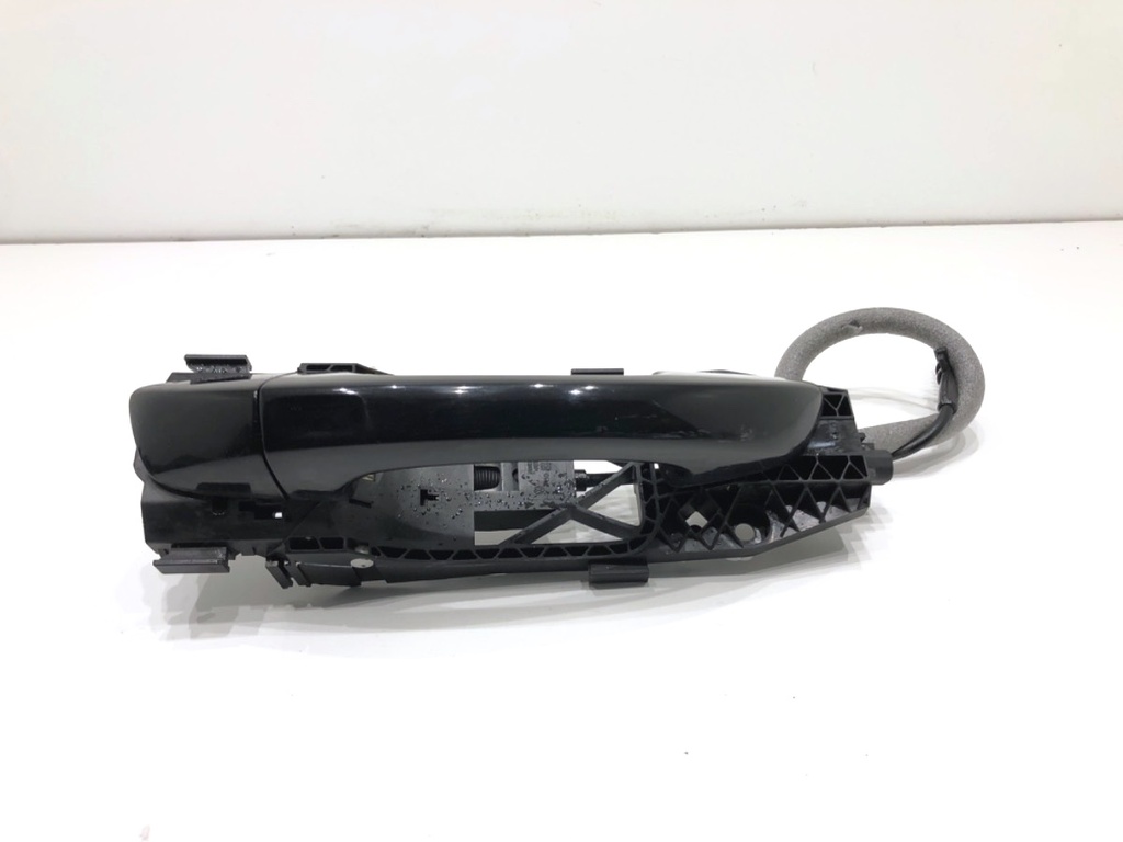 [STARK-813838] Manilla exterior de puerta delantera derecha VW Passat B7 (A32, A33) 2011-2022