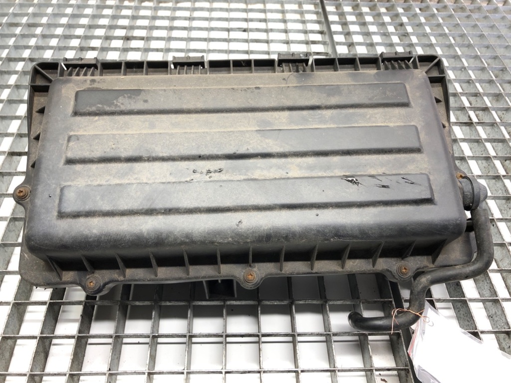 [STARK-819188] Caja de filtro de aire SEAT IBIZA IV (6J5, 6P1) 2008-2017 1.4 63 kW