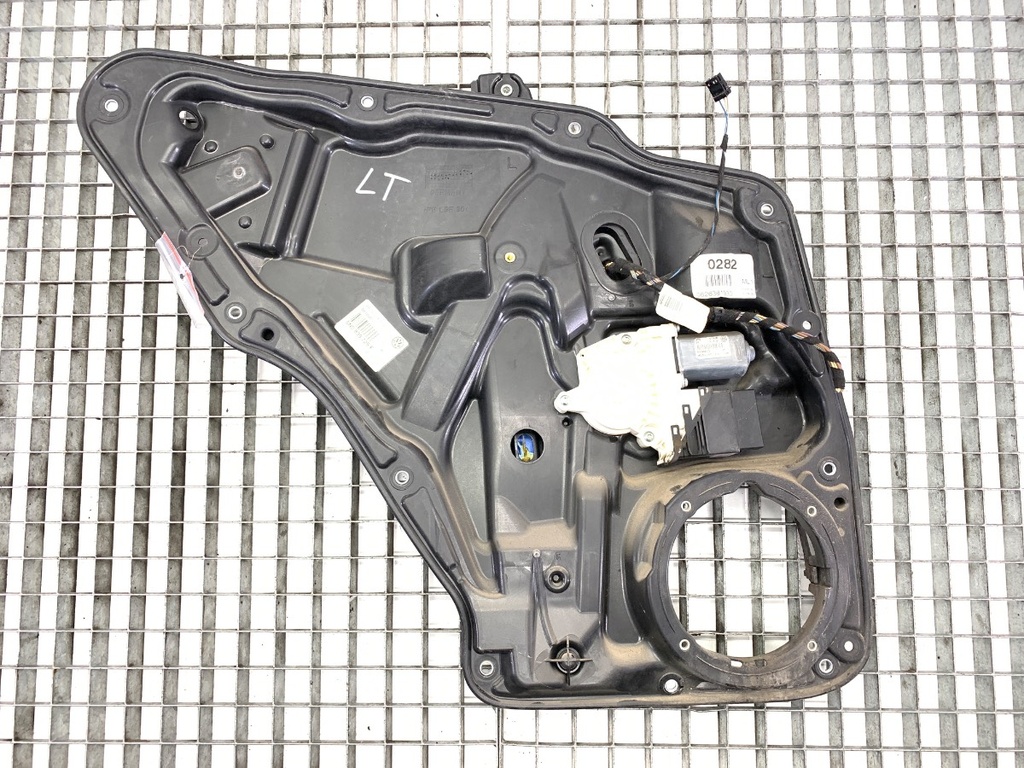 [STARK-824295] Elevador de luneta trasera izquierda VW Tiguan (5N_) 2007-2018