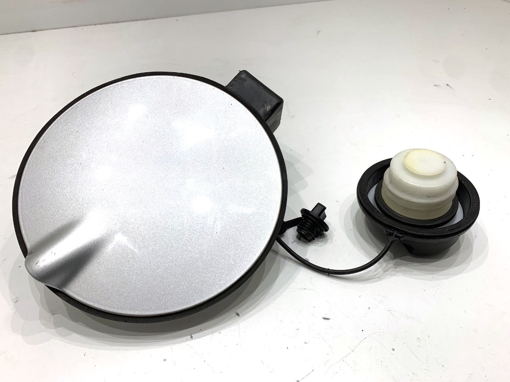 [STARK-825432] Tapa de depósito de combustible OPEL CORSA E (X15) 1.4 gasolina 2014-2022