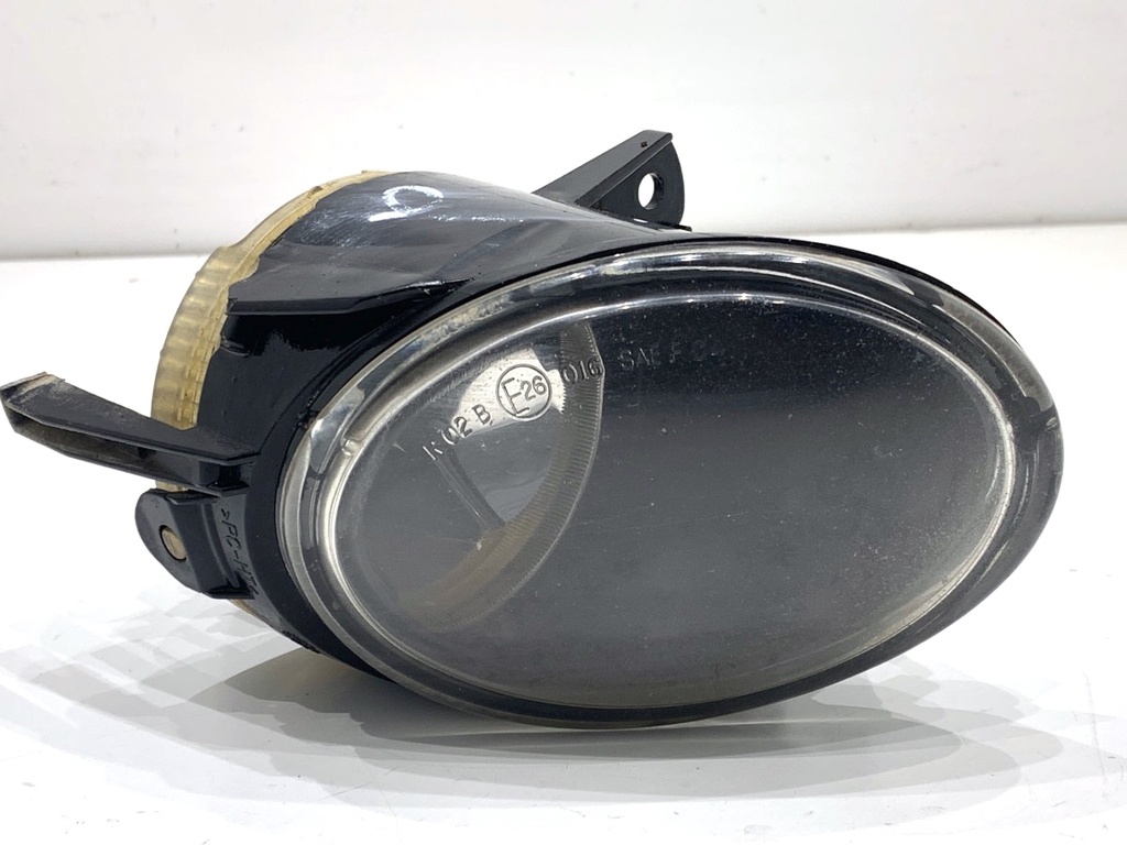 [STARK-826434] Faros delanteros derecho halógeno VW Passat B6 Variant (3C5) 2005-2011