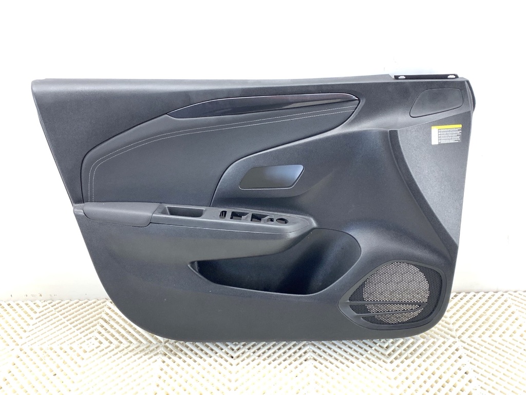 [STARK-829217] Panel de puerta delantero izquierdo OPEL CORSA F 2019-2022