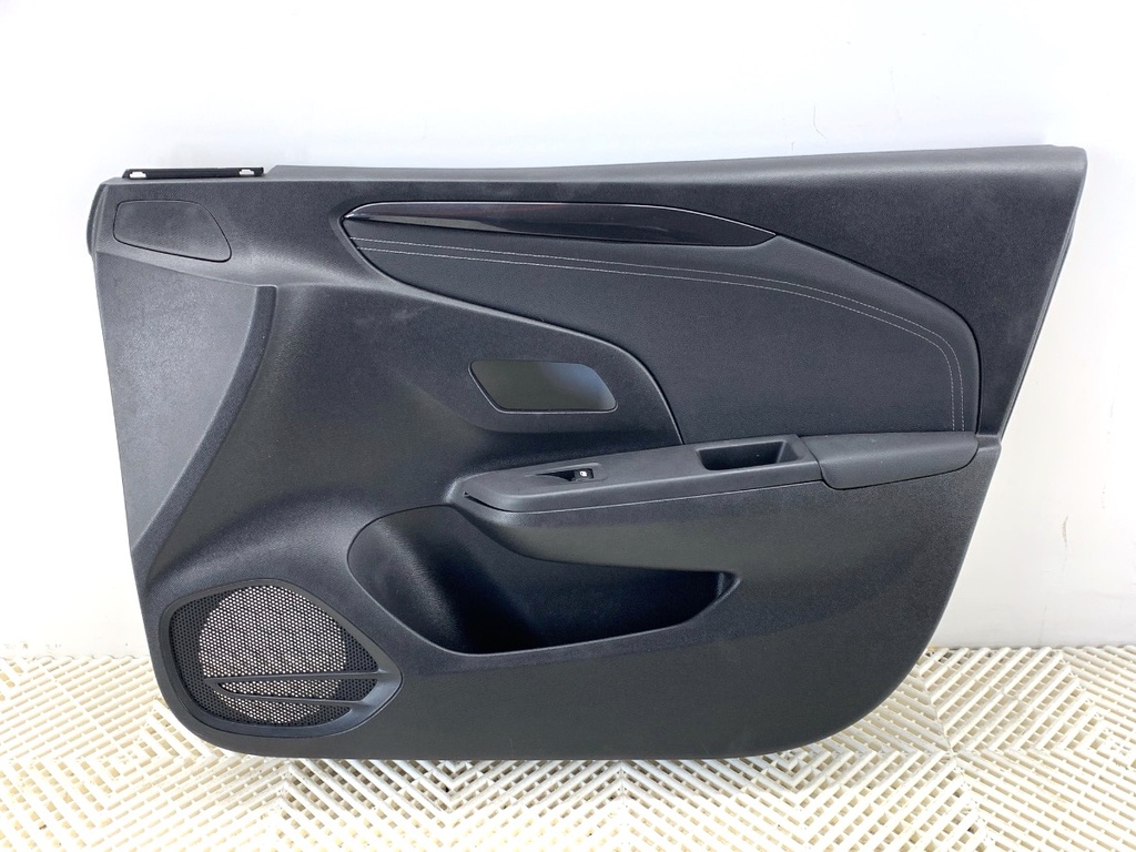 [STARK-829218] Panel de puerta delantero derecho OPEL CORSA F 2019-2022