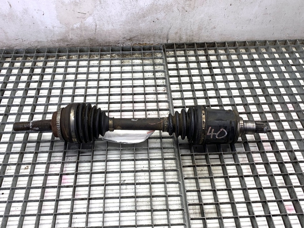 [STARK-830095] Semieje delantero izquierdo TOYOTA RAV 4 II (_A2_) 2.0 D 4WD 85kW 2001-2005