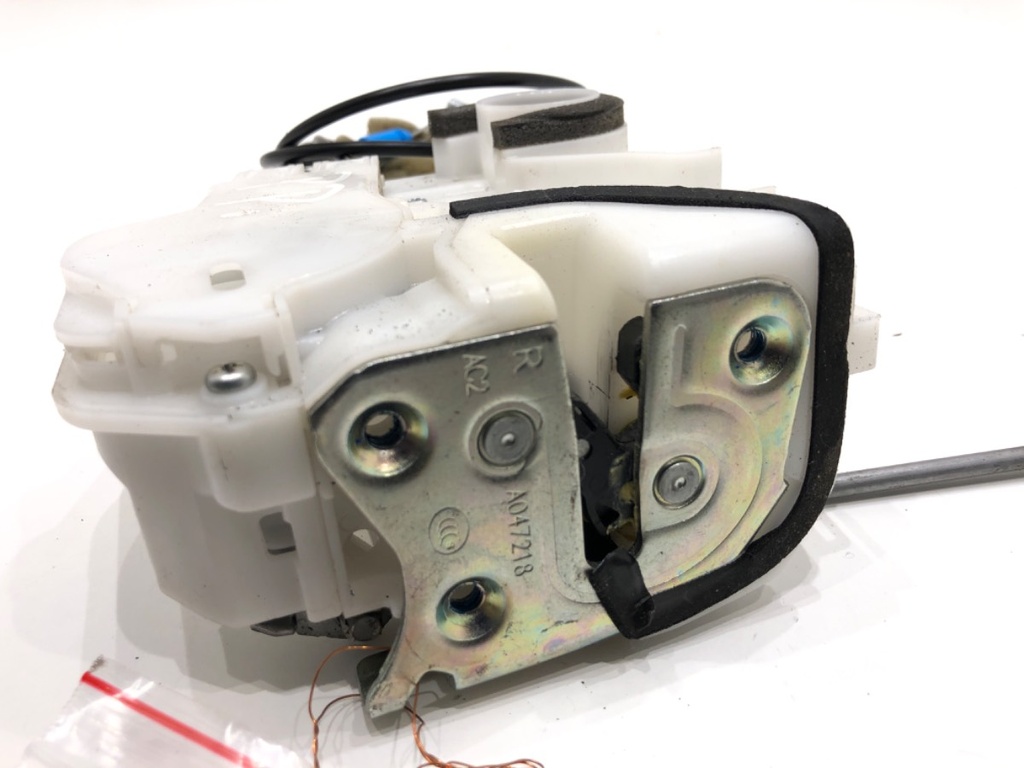[STARK-830842] Cerradura de puerta delantera derecha Mitsubishi Outlander III (GG_W, GF_W, ZJ, ZL, ZK) 2010-2022