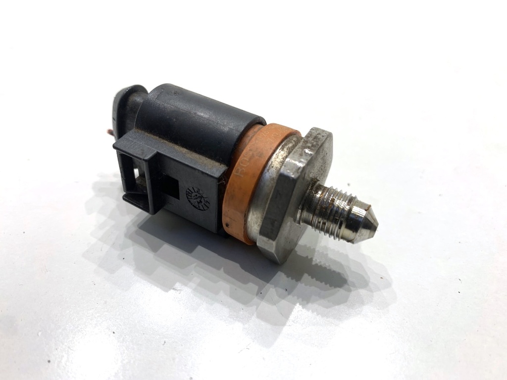 [STARK-831570] Sensor de presión de combustible SKODA Yeti (5L) 1.4 TSI 90kW