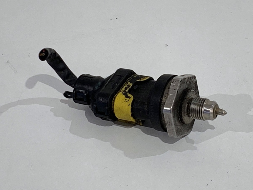 [STARK-841925] Sensor de presión de combustible Mercedes-Benz Clase A (W176) 2012-2018