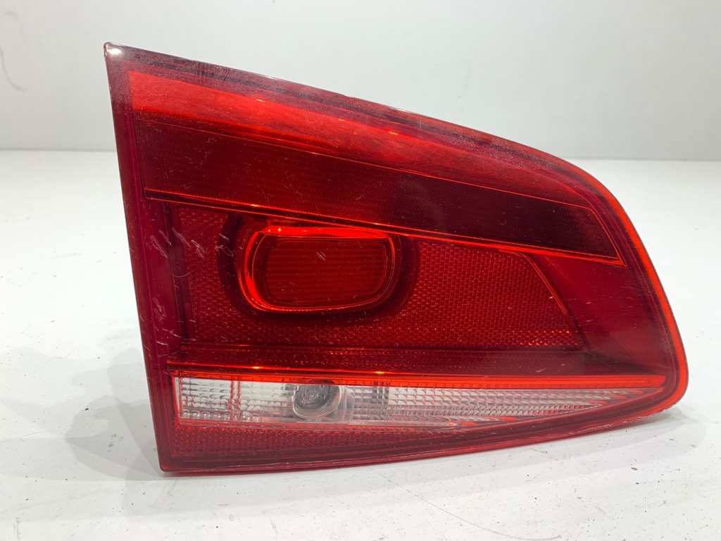 [STARK-844671] Piloto trasero izquierdo VW Passat B7 Variant (365) 2.0 TDI 2010-2015