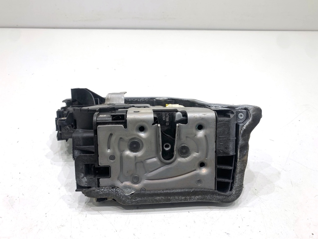 [STARK-846737] Cerradura de puerta delantera derecha BMW Serie 5 (G30, F90) 2016-2022