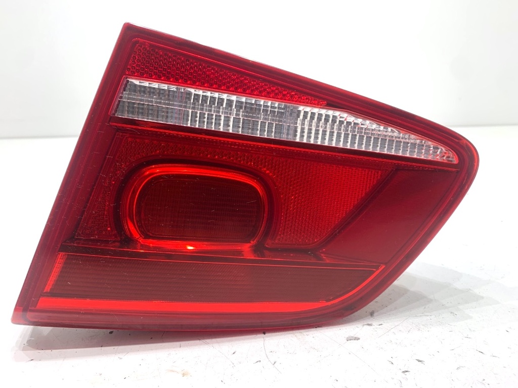 [STARK-847019] Piloto trasero derecho VW Passat B7 (362) 2.0 TDI 103 kW 2010-2015