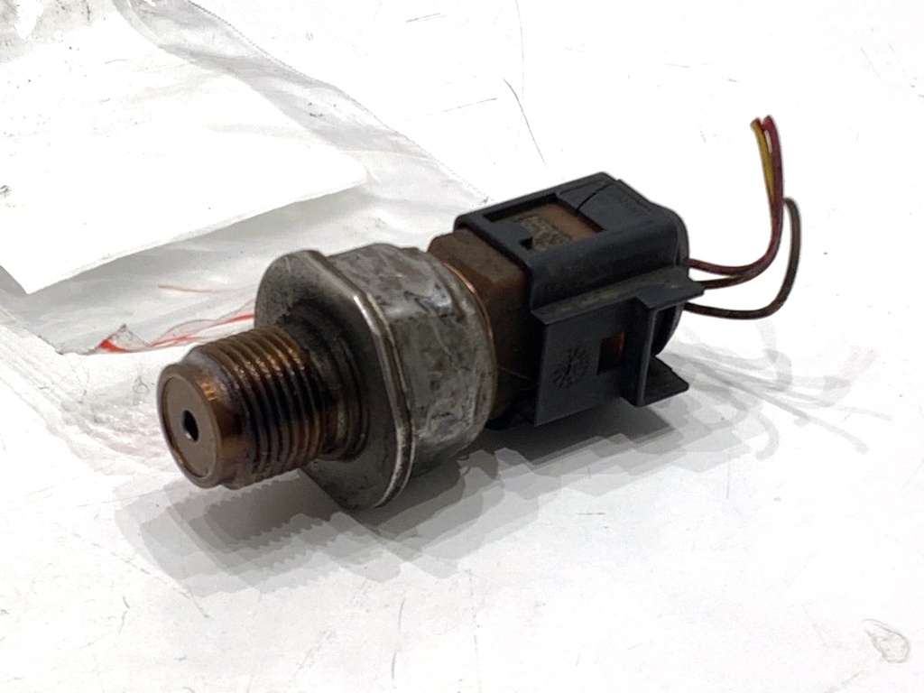 [STARK-855638] Sensor de presión de combustible Audi A4 B8 (8K2) 2.0 TDI 105 kW