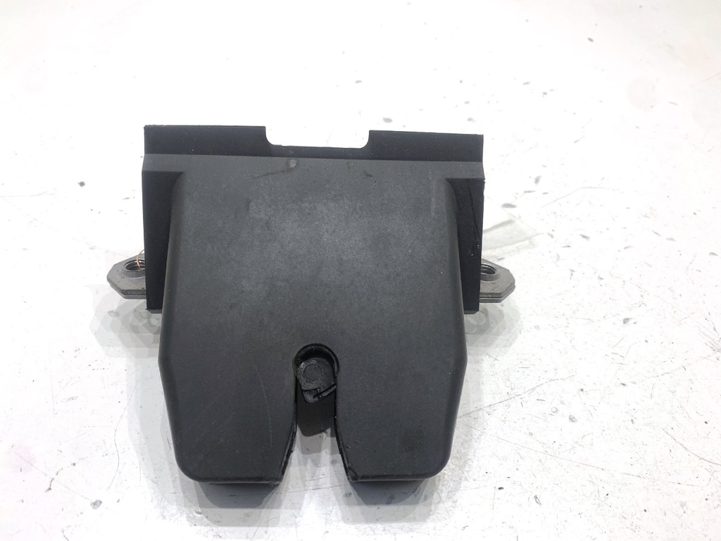 [STARK-856017] Cierre de portón trasero VOLVO V40 liftback (525, 526) D2 2015-2018