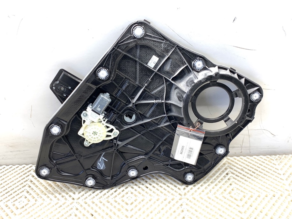 [STARK-862065] Elevador de luneta trasera izquierdo Ford Focus IV Turnier 2018-2022 2.0 EcoBlue