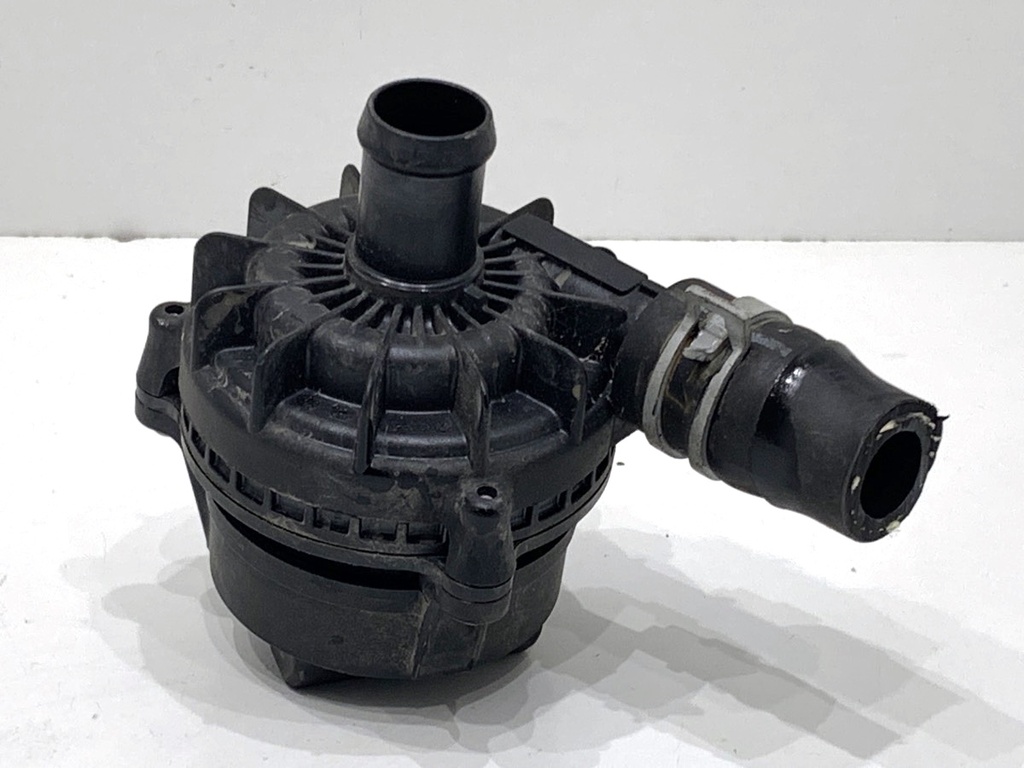 [STARK-865182] Bomba de agua adicional AUDI Q4 Sportback (F4N) 2021-2022 40 e-tron 150 kW 1EA965567L