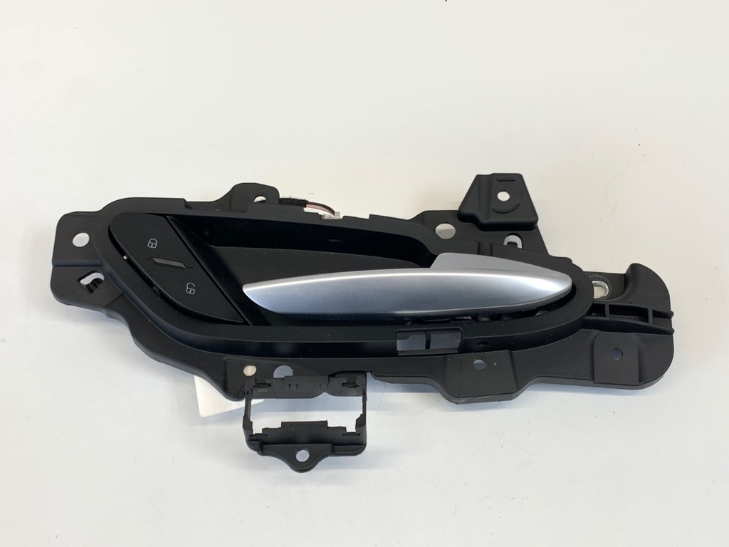 [STARK-874852] Tirador de puerta interior derecho delantero para Alfa Romeo Stelvio (949) 2016-2022