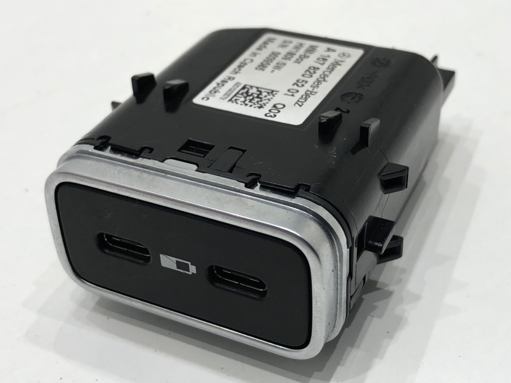 [STARK-877867] Puerto USB Mercedes-Benz GLE (V167) 2018 -