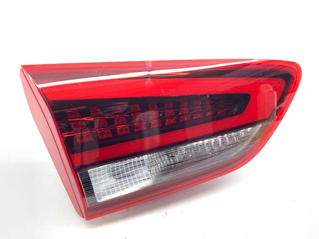 [STARK-848326] Piloto trasero izquierdo HYUNDAI i30 (PDE, PD, PDEN) 2016-2022