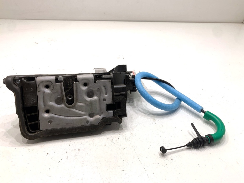 [STARK-881105] Cerradura de puerta delantera izquierda BMW X1 (F48) 2014-2022