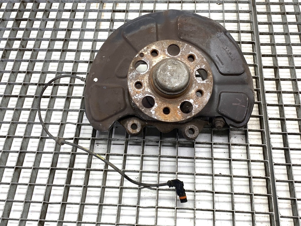 [STARK-884059] Cubo de rueda delantero derecho Mercedes-Benz Clase E W212 2009-2016