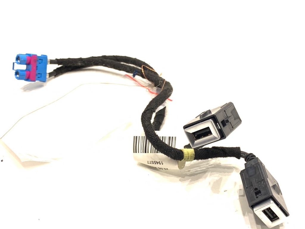 [STARK-884249] Puerto USB PEUGEOT 508 II (FB_, FH_, F3_) 2.0 BlueHDI 180 130 kW - 9818156380