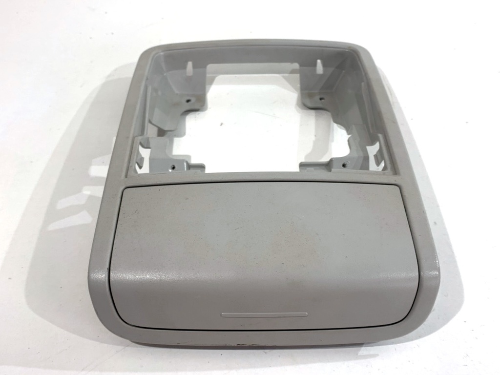 [STARK-885062] Compartimento de almacenamiento VW Jetta IV (162/163/AV3/AV2) 2008-2022