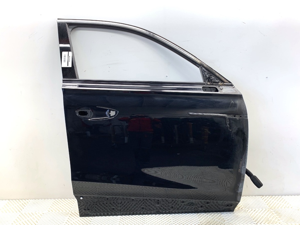 [STARK-852354] Puerta delantera derecha MG HS 1.5 20T 124kW 2018-2022