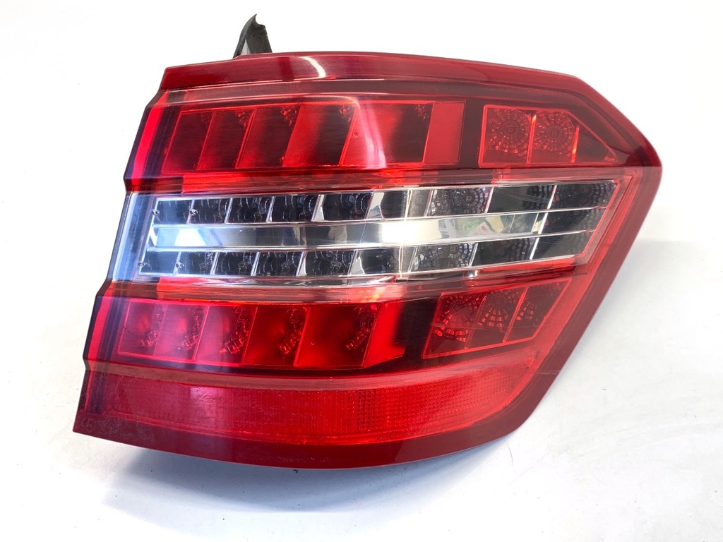 [STARK-848579] Piloto trasero derecho MERCEDES-BENZ Clase E T-Model (S212) 2009-2016