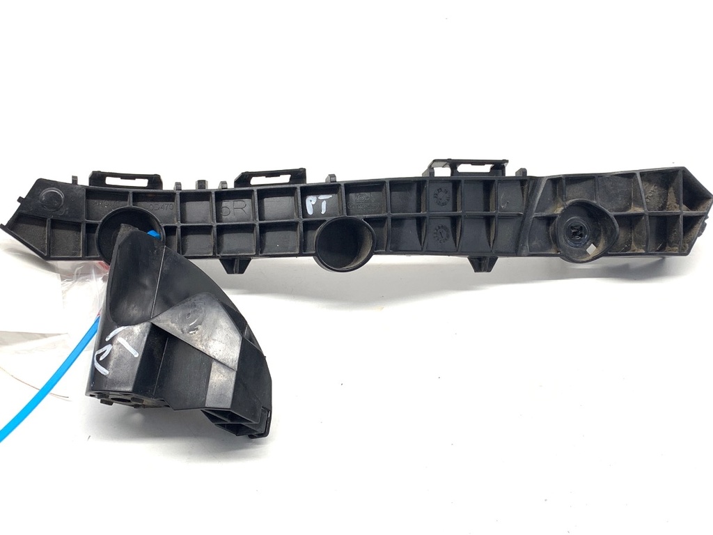 [STARK-886655] Deslizador trasero derecho de parachoques TOYOTA YARIS CROSS (MXP_) 2020-2022