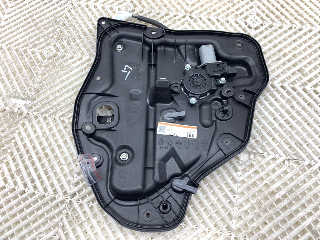 [STARK-888997] Elevalunas trasero izquierdo Mazda CX-3 (DK) 2015-2022 2.0 SKYACTIV-G