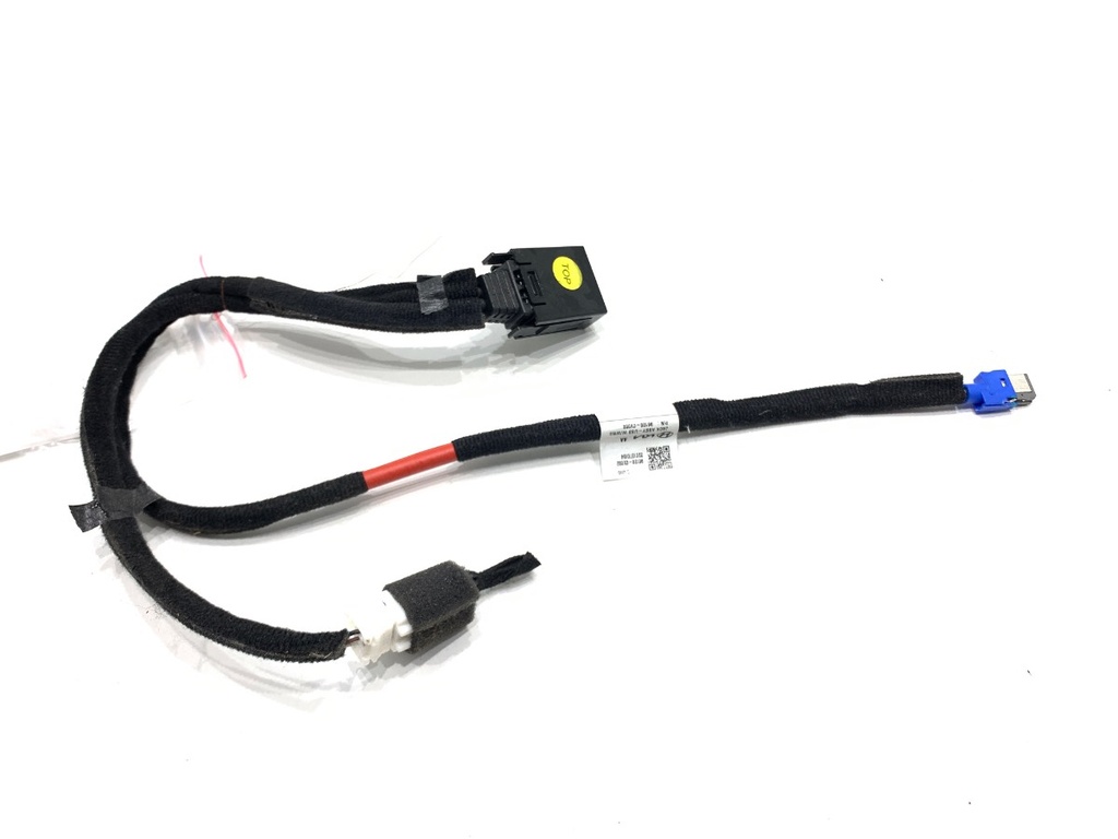 [STARK-890871] Puerto USB KIA EV6 (CV) 2021-2022