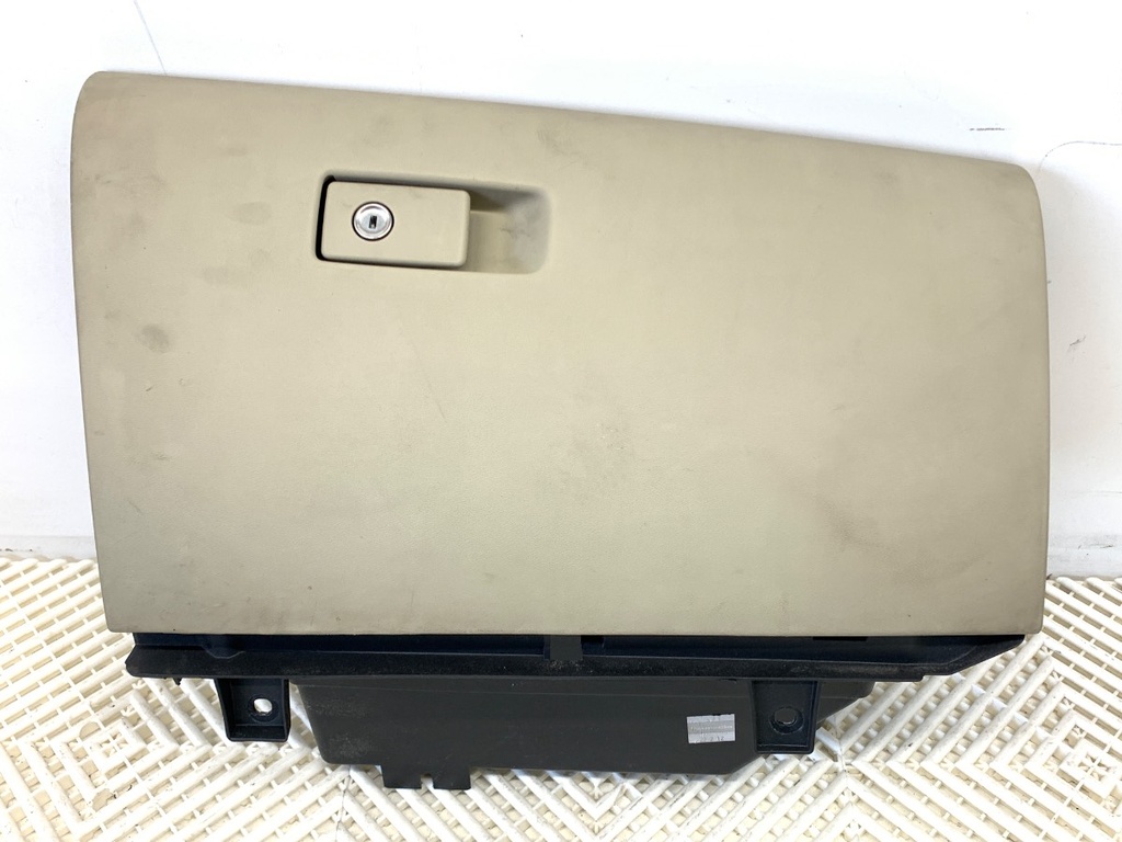 [STARK-893563] Guantero Volvo XC60 I SUV (156) 2008-2017