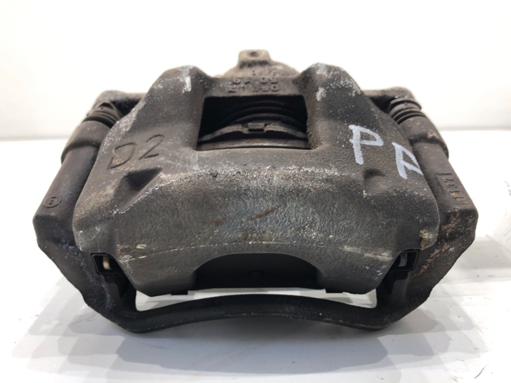 [STARK-894221] Pinza de freno delantera derecha TOYOTA Auris Kombi (_E18_) 2013-2018