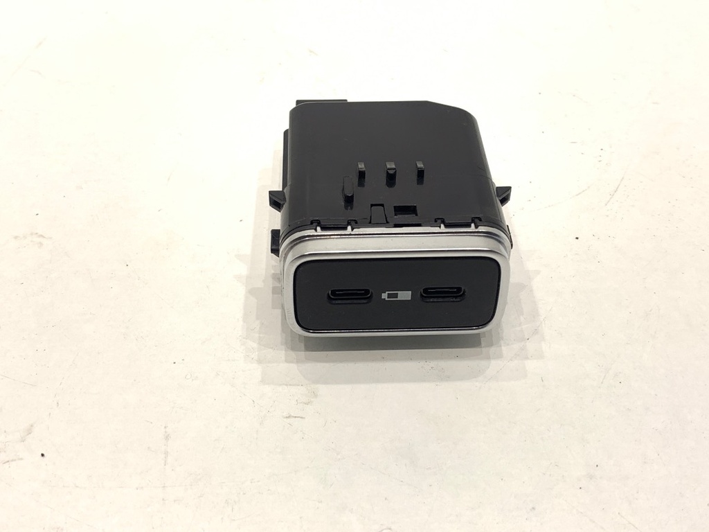 [STARK-898173] Puerto USB Mercedes-Benz GLE (V167) 2018-