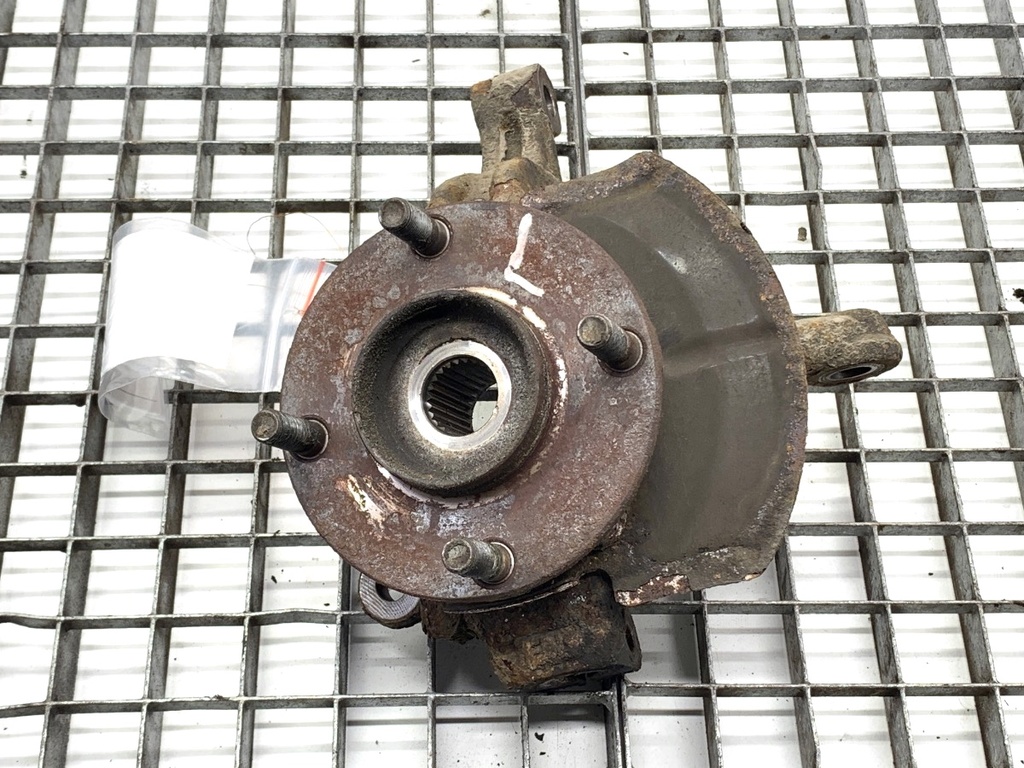 [STARK-899497] LEFT FRONT HUB NISSAN VERSA I 2006 - 2022