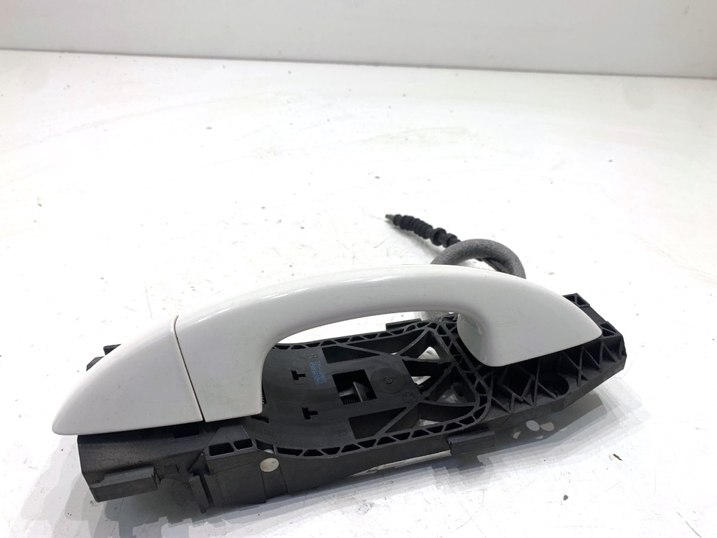 [STARK-905482] Manilla de puerta exterior trasera izquierda SKODA SUPERB II Kombi (3T5) 2.0 TDI 103 kW 2009-2010