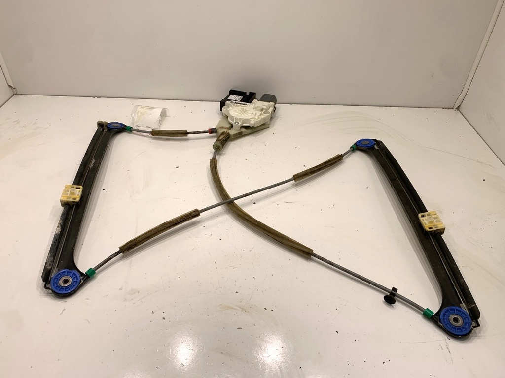 [STARK-905173] Elevalunas delantero derecho para Audi A3 (8P1) 2003-2013