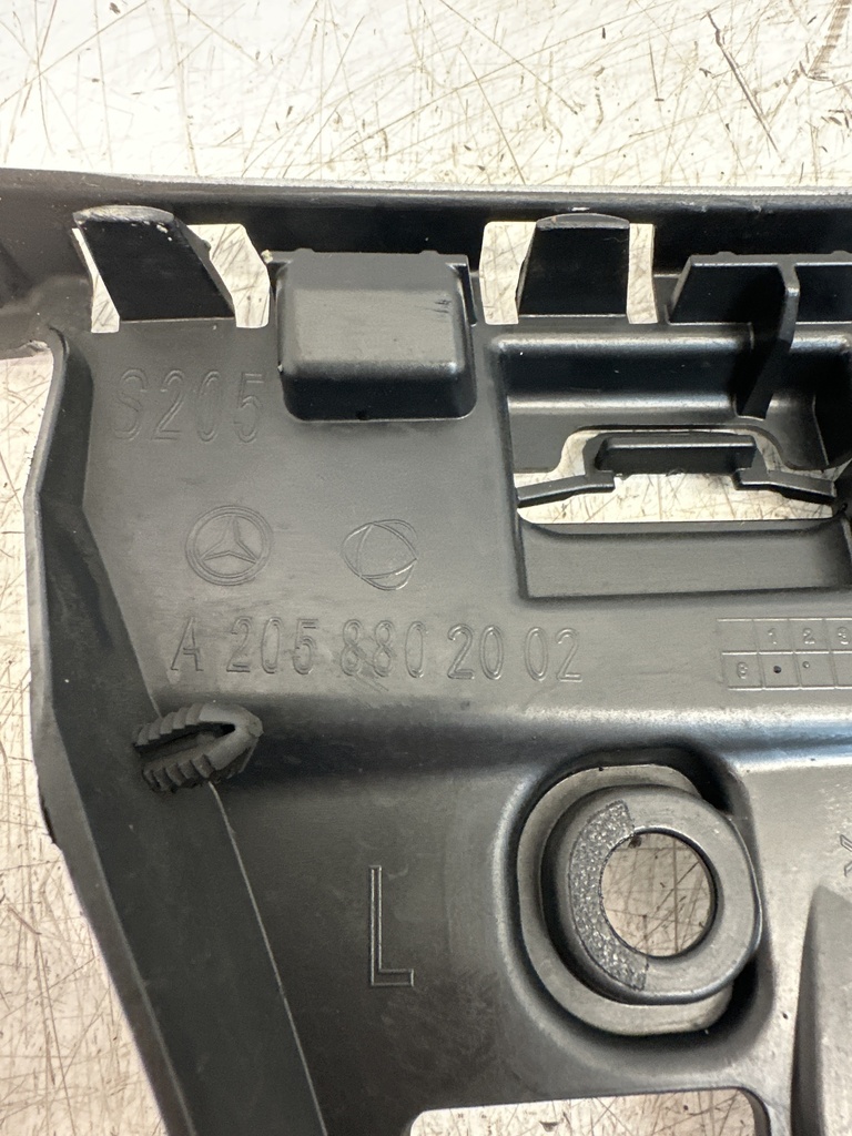 [MTD-497617] Tapa de balancines Mercedes Clase C W205 2.0 M264.920 258CV