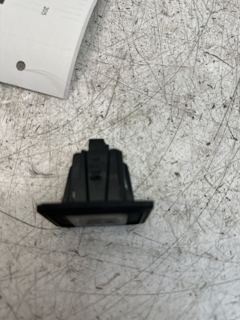 [MTD-498763] Iluminación de matrícula Mercedes C300 AMG W205 M264 264.920 A0009062903