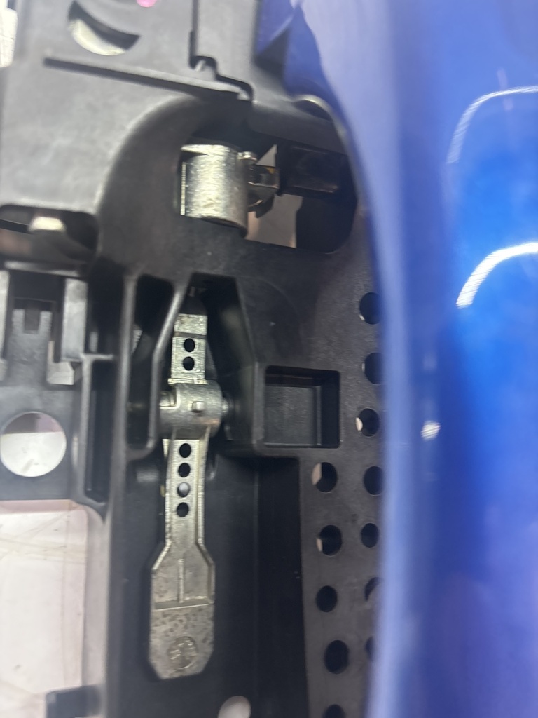 [MTD-500202] Manija de puerta trasera derecha azul Audi SQ5 8R Q5 3.0 TDI CVU CVUC 8T0837886