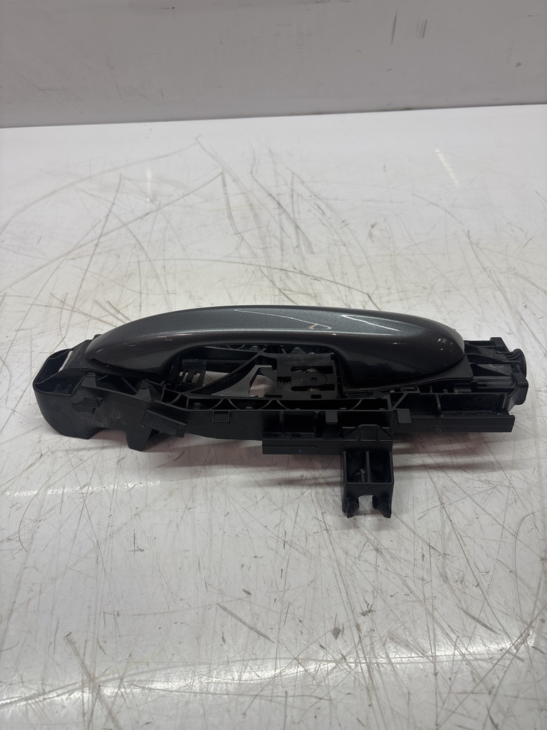 [MTD-500670] Manija de puerta delantera izquierda gris 992 Mercedes E220 W212 OM654.920 A0997601700