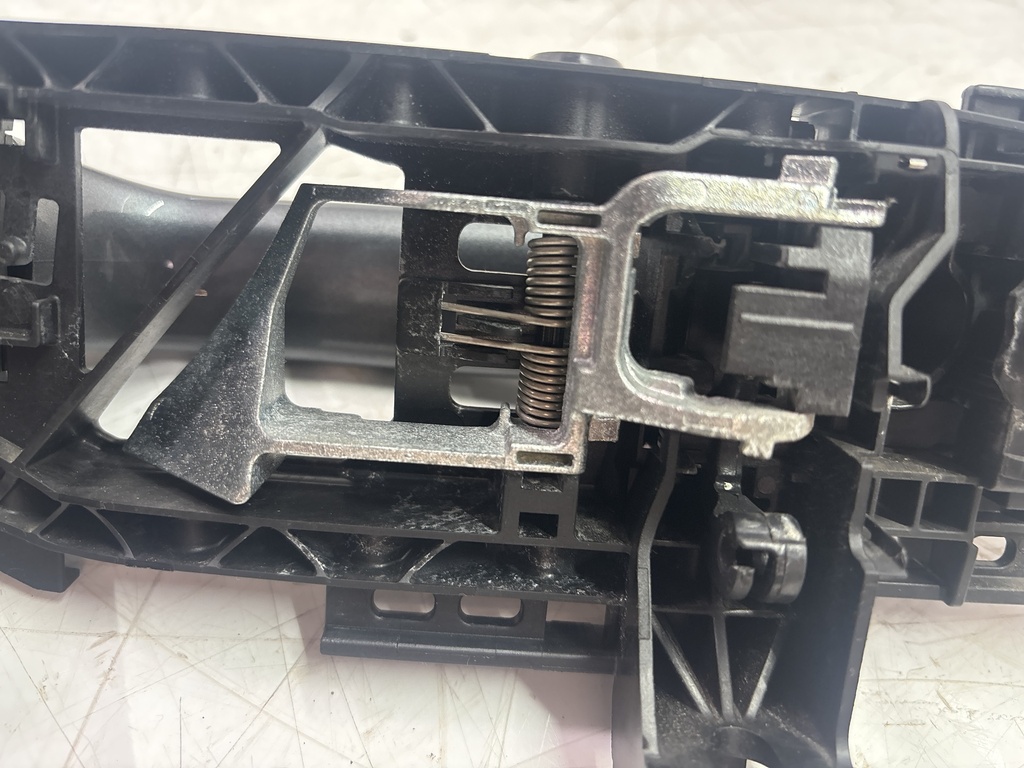 [MTD-500862] Tirador de puerta trasera derecha gris Mercedes E220 W212 2018 OM654.920 A0997601800