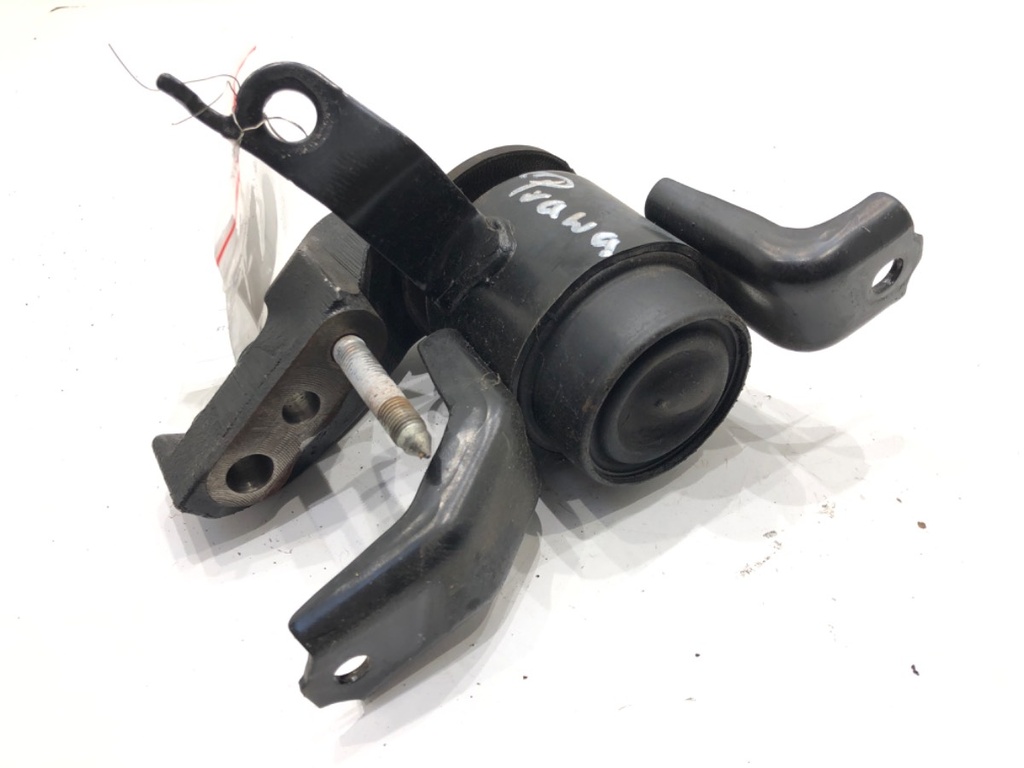 [STARK-633847] Soporte de motor izquierdo TOYOTA YARIS (_P13_) 1.5 (NSP131_) 82 kW 2017-2022